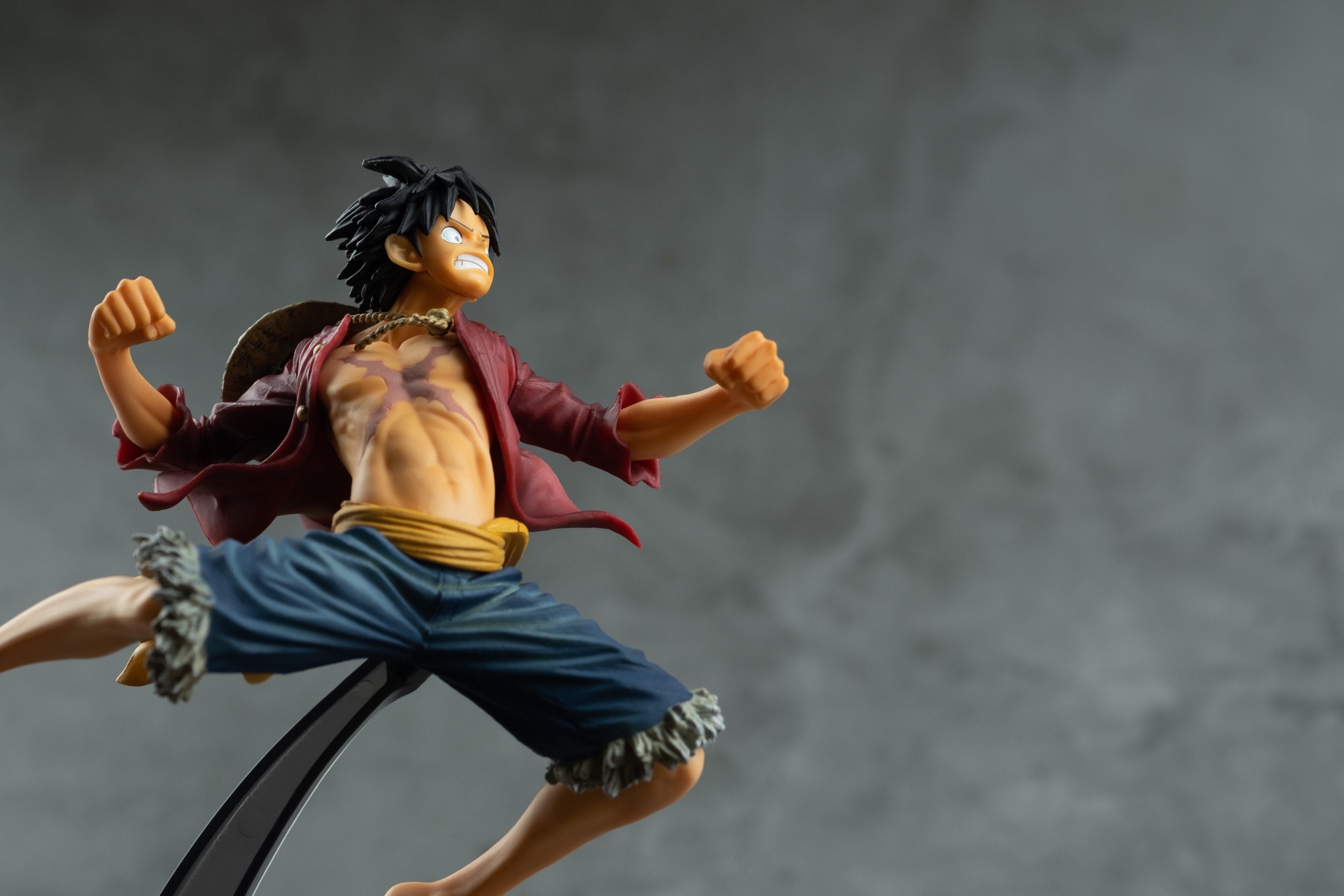 figurine luffy qui se bat